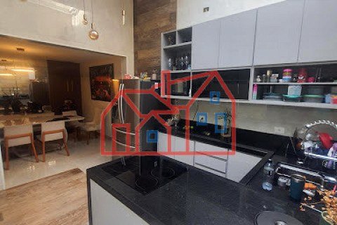 Foto 10 de SOBRADO À VENDA NO PARQUE RESIDENCIAL ORATÓRIO / SÃO LUCAS – PORTEIRA FECHADA, TERRAÇO COM JACUZZI E GARAGEM AMPLA