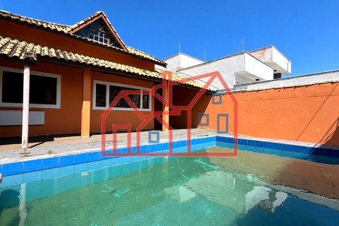 Casa: Casa à venda em Peruíbe — piscina, 4 dormitórios e a 80 m do mar, Jardim Icaraíba