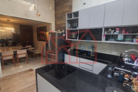 Foto 10 de SOBRADO À VENDA NO PARQUE RESIDENCIAL ORATÓRIO / SÃO LUCAS – PORTEIRA FECHADA, TERRAÇO COM JACUZZI E GARAGEM AMPLA
