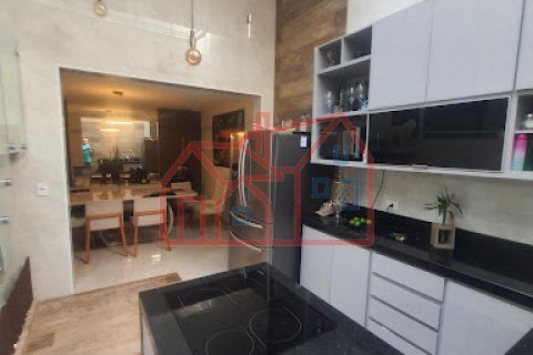 Foto 11 de SOBRADO À VENDA NO PARQUE RESIDENCIAL ORATÓRIO / SÃO LUCAS – PORTEIRA FECHADA, TERRAÇO COM JACUZZI E GARAGEM AMPLA